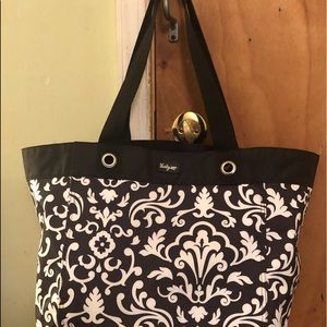Tote in style